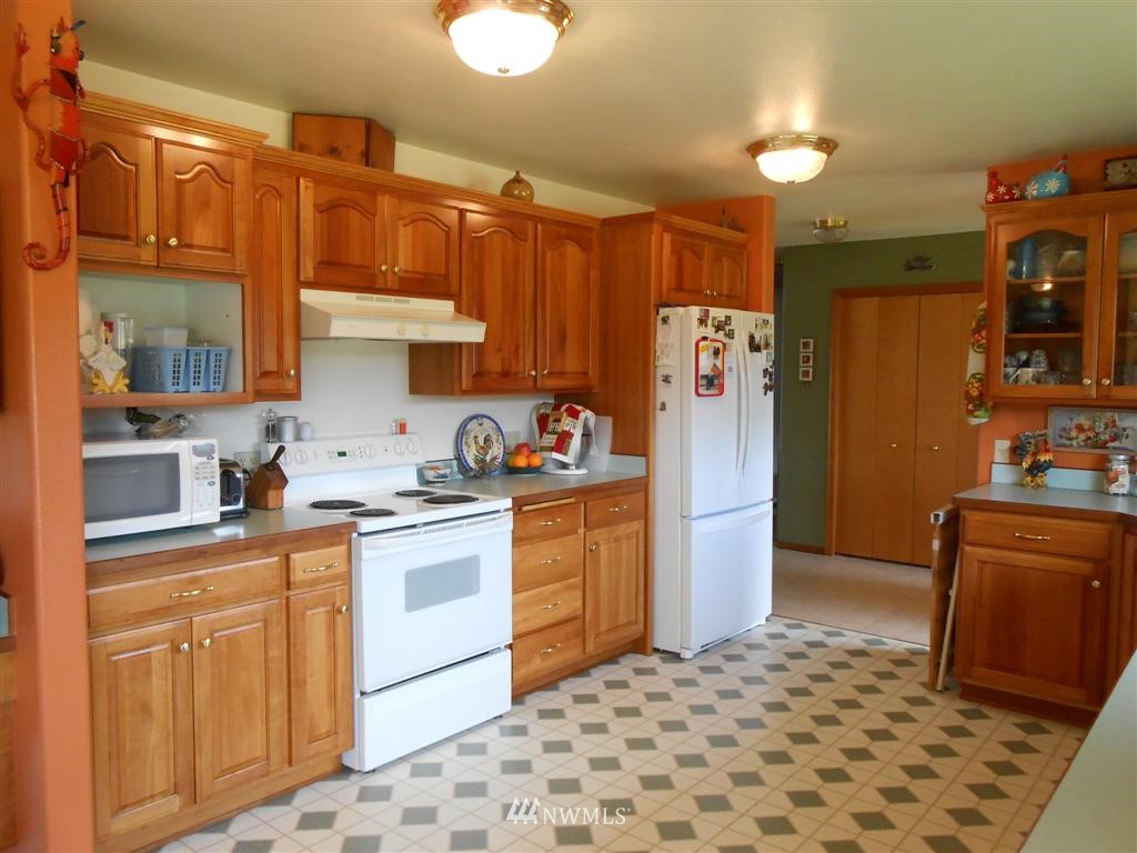 1366 Ceres Hill Road Chehalis, WA 98532 - Photo 2 of 15