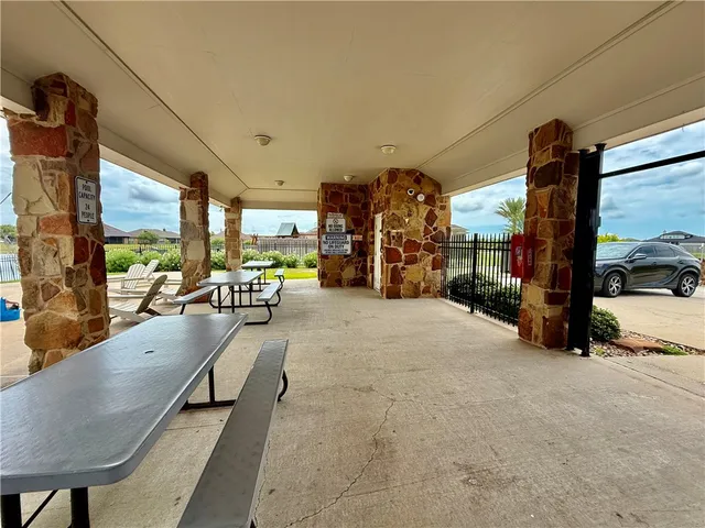 $560,000 | 8402 Lago Vista Drive, Corpus Christi, TX 78414
