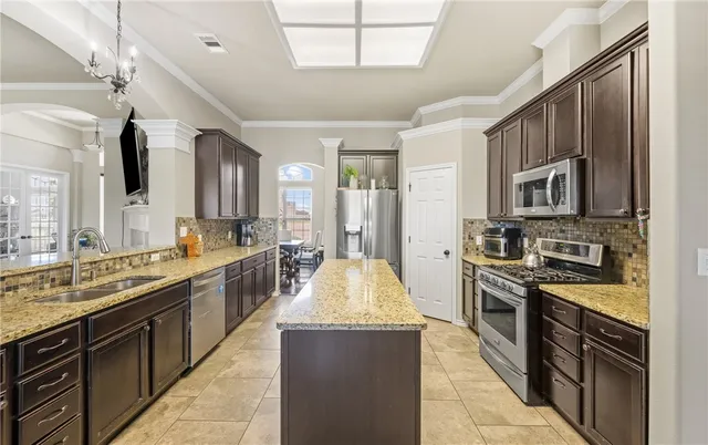 $560,000 | 8402 Lago Vista Drive, Corpus Christi, TX 78414