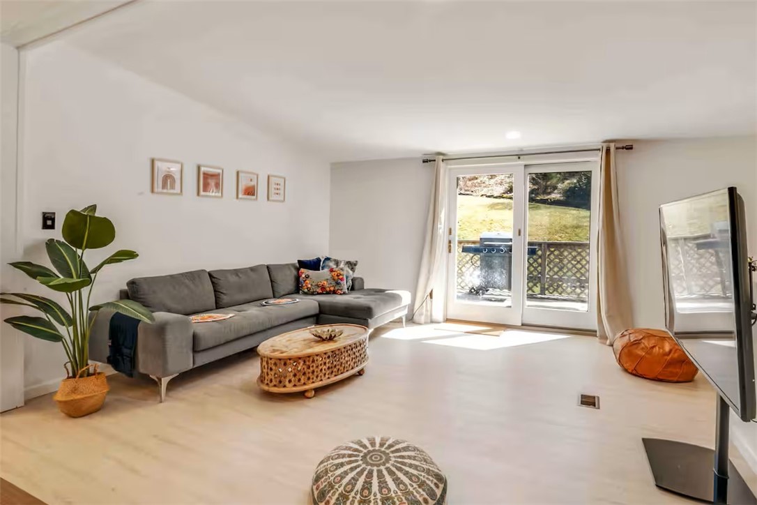 424 Moran Road Fleischmanns, NY 12430 - Photo 16 of 46 living room