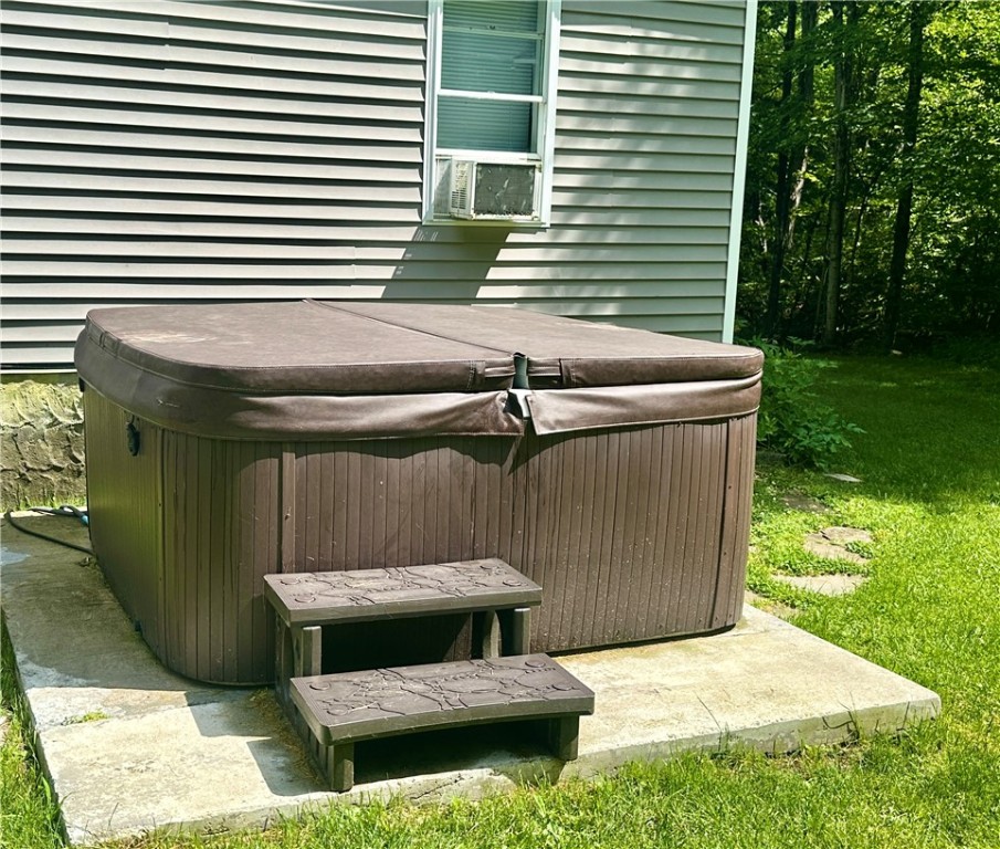 424 Moran Road Fleischmanns, NY 12430 - Photo 5 of 46 Hot tub