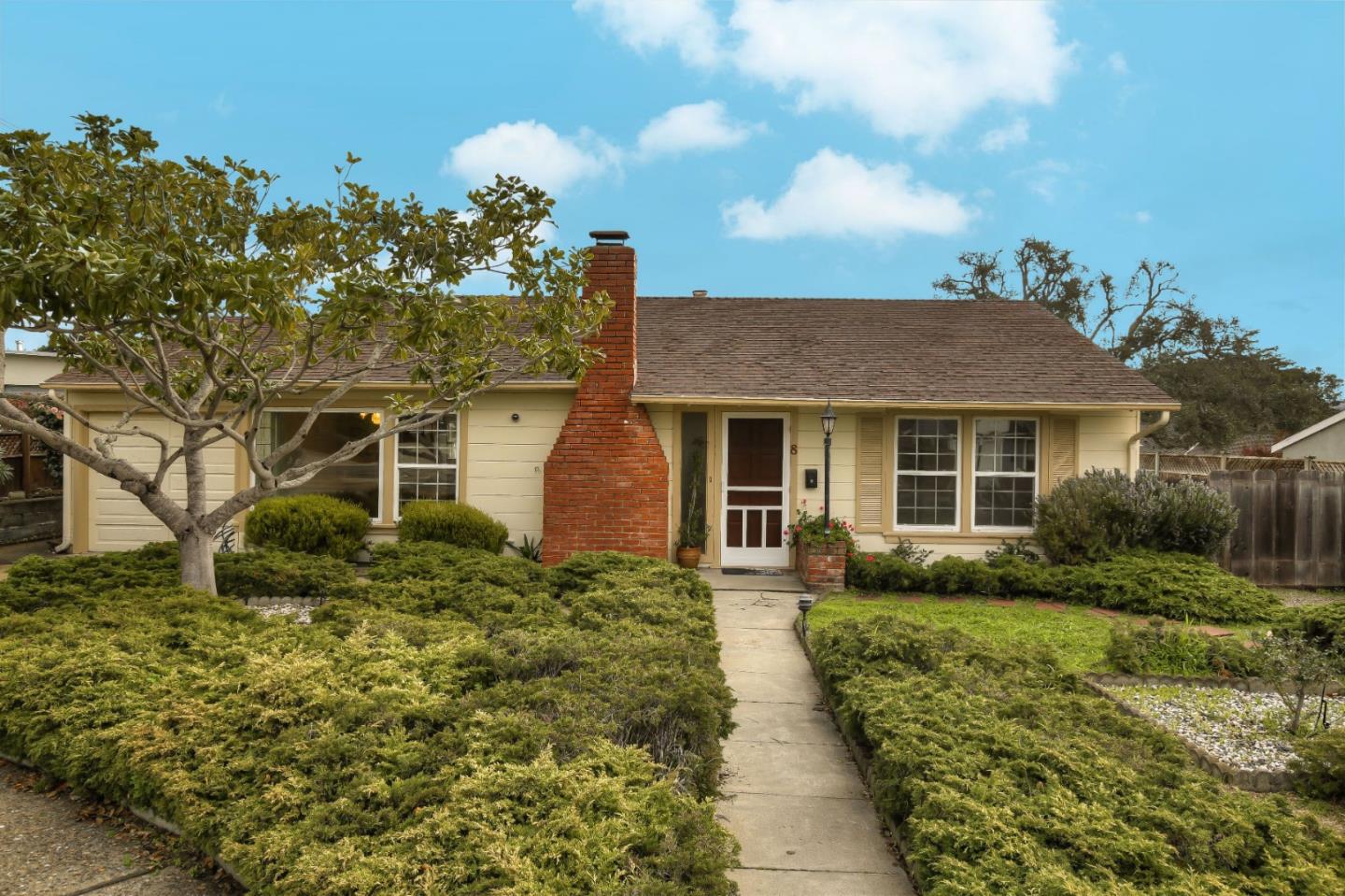 8 Baxter Place Del Rey Oaks, CA 93940 - Photo 2 of 20 Gallery Image 2