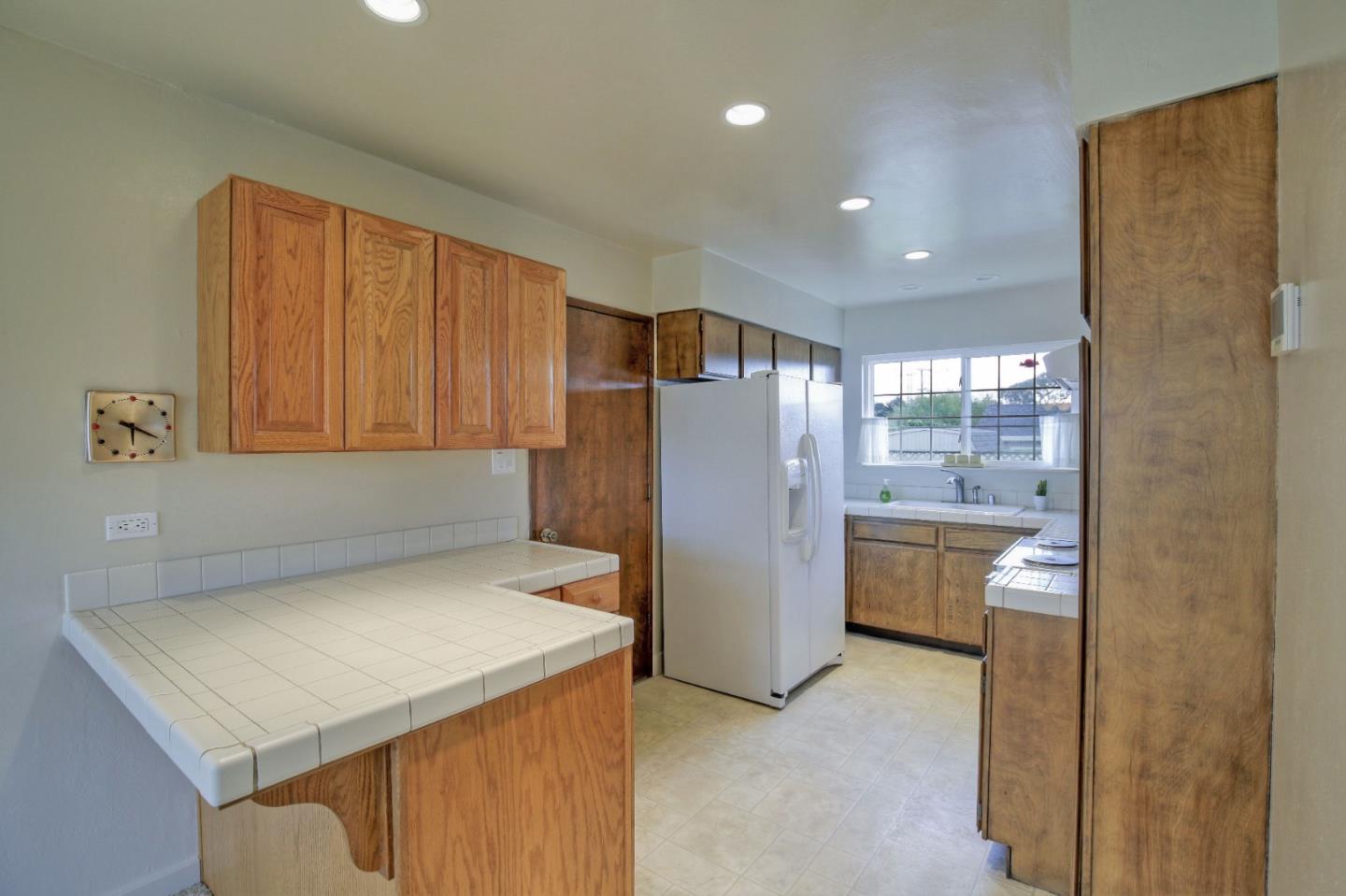 8 Baxter Place Del Rey Oaks, CA 93940 - Photo 8 of 20 Gallery Image 8
