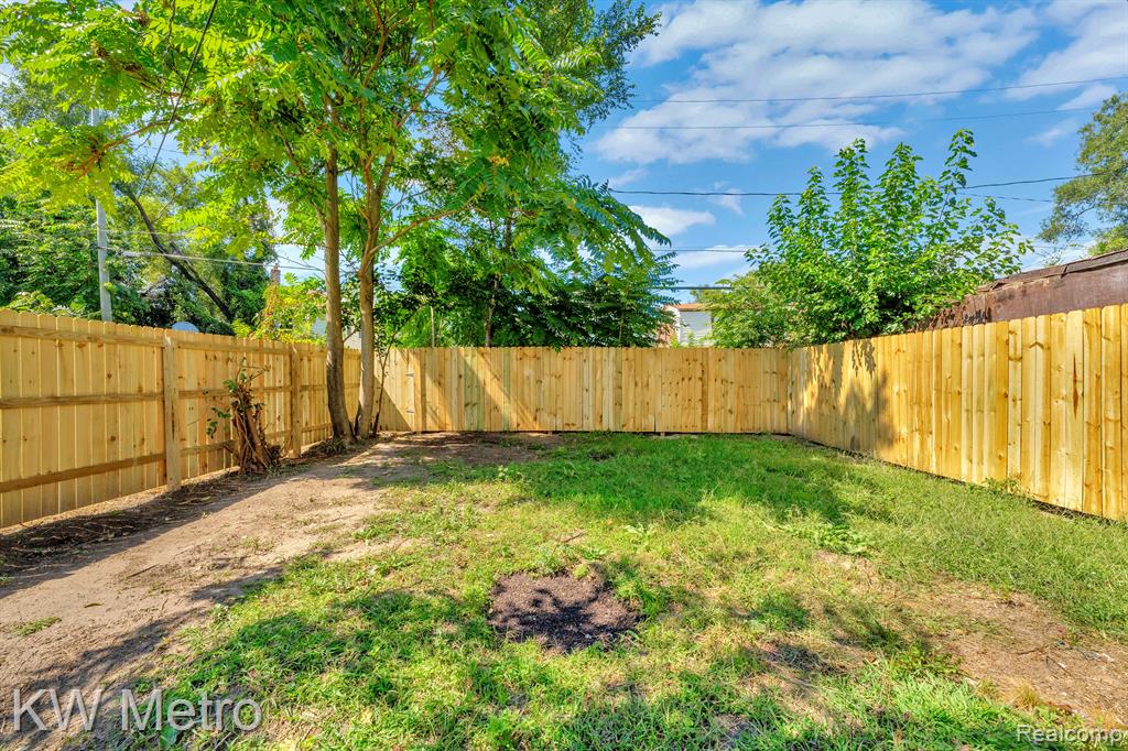 16701 Tuller Street Detroit, MI 48221 - Photo 4 of 25