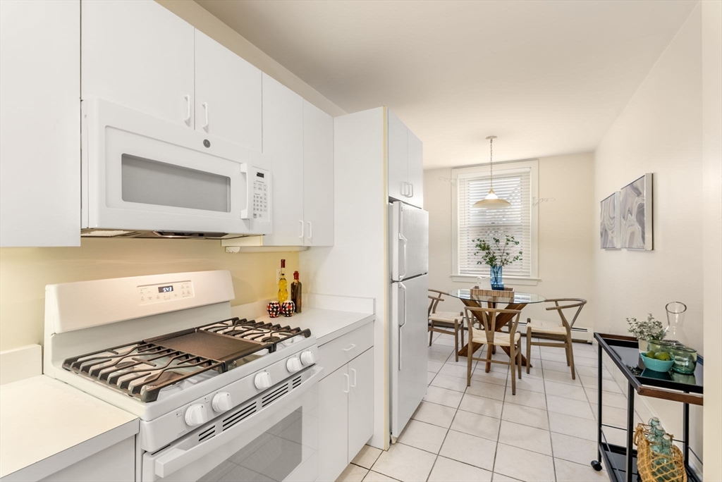 7 Regent Circle, Unit 3 Brookline, MA 02445 - Photo 10 of 22