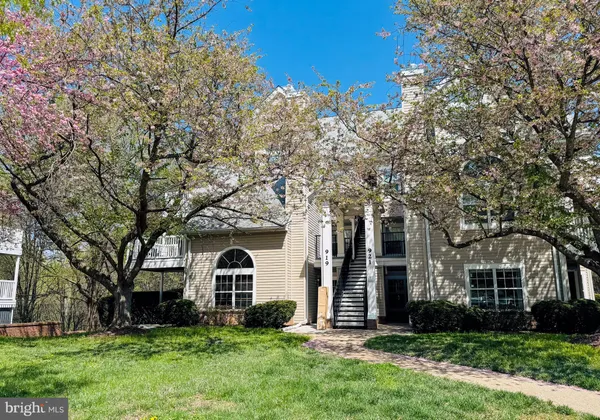 $2,250 | 921 Hillside Lake Terrace, Unit 306, Gaithersburg, MD 20878
