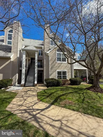 $2,250 | 921 Hillside Lake Terrace, Unit 306, Gaithersburg, MD 20878