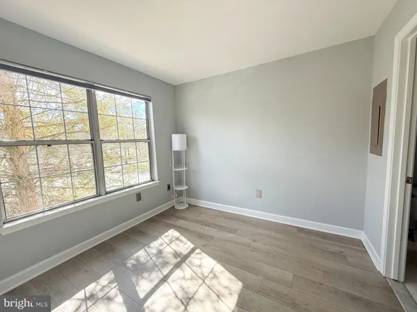 $2,150 | 921 Hillside Lake Terrace, Unit 306, Gaithersburg, MD 20878