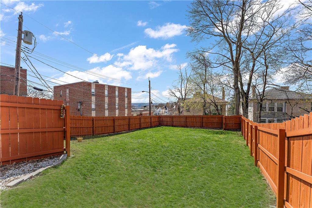 4101 Franklin Road Pittsburgh, PA 15214 - Photo 36 of 38 a view of a backyard with large trees