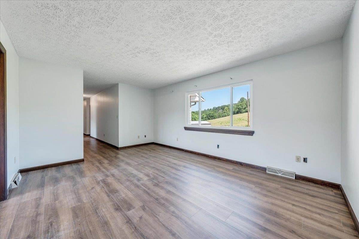 2162 Reed Creek Drive Draper, VA 24324 - Photo 23 of 67 Gallery Image 23