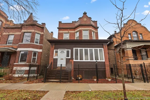 $300,000 | 1833 South Troy Street, Chicago, IL 60623