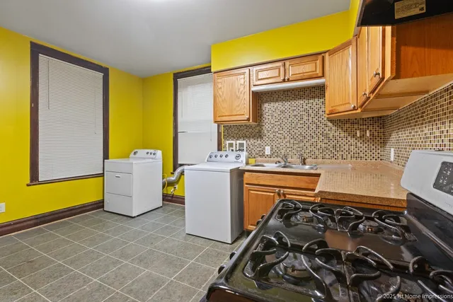 $300,000 | 1833 South Troy Street, Chicago, IL 60623