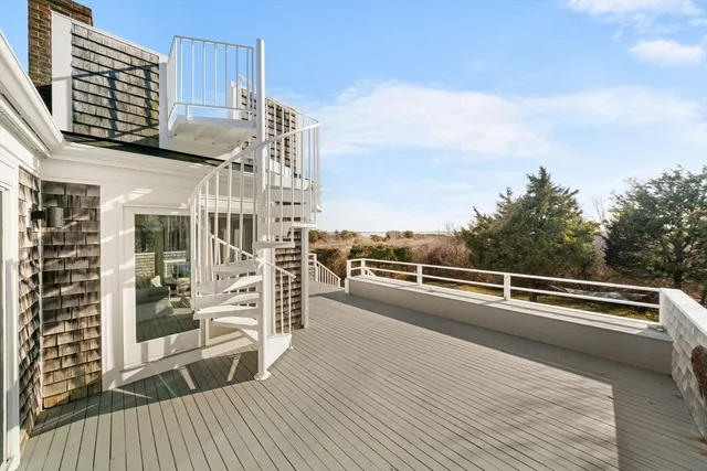 a view of terrace with city view
