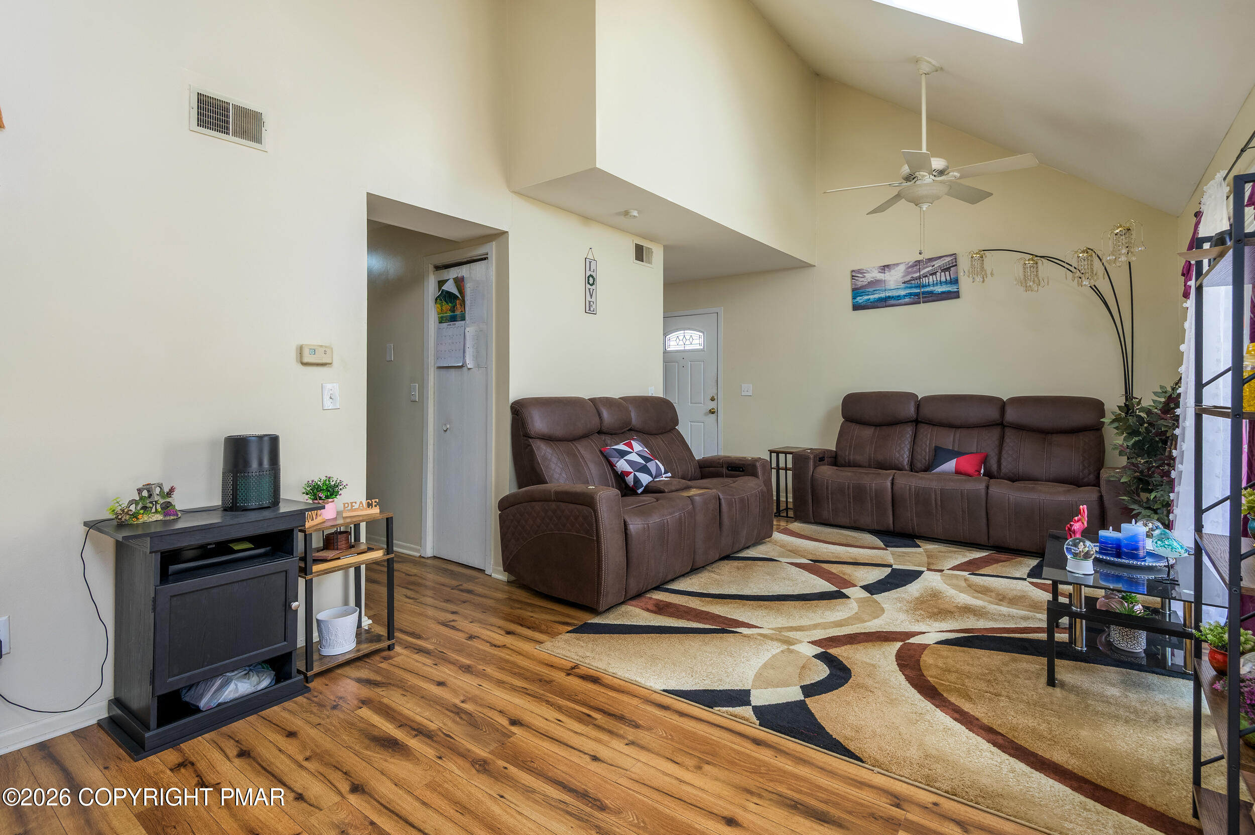 3385 Windermere Drive Bushkill, PA 18324 - Photo 24 of 34 Living room