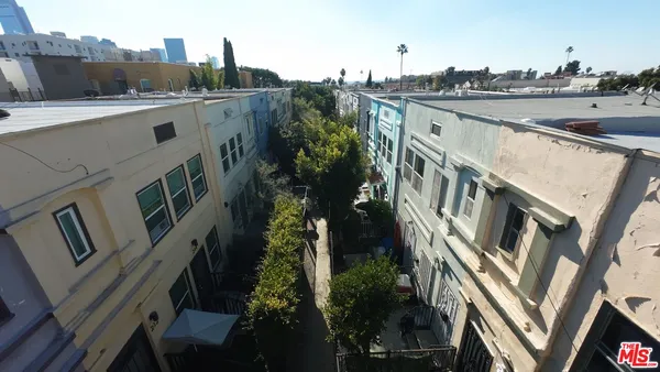 a view of buildings