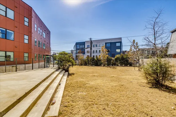 $4,000 | 3000 Duval Street, Unit 302, Austin, TX 78705