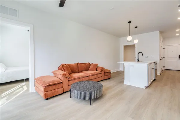 $4,000 | 3000 Duval Street, Unit 302, Austin, TX 78705