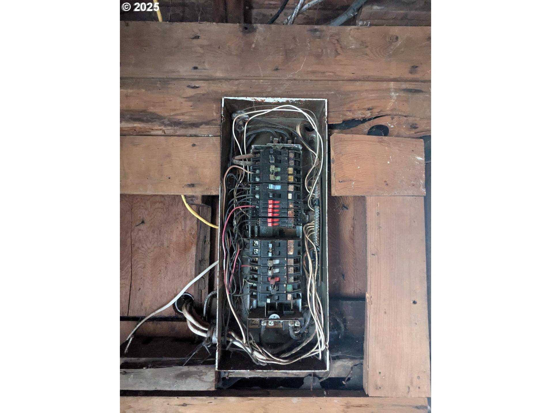 48391 Roberts Road Oakridge, OR 97463 - Photo 17 of 20