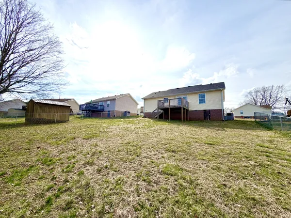 $1,300 | 935 Lindsey Drive, Clarksville, TN 37042