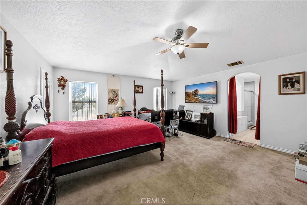 9562 Cambria Road Phelan, CA 92371 - Photo 28 of 55 Master bedroom