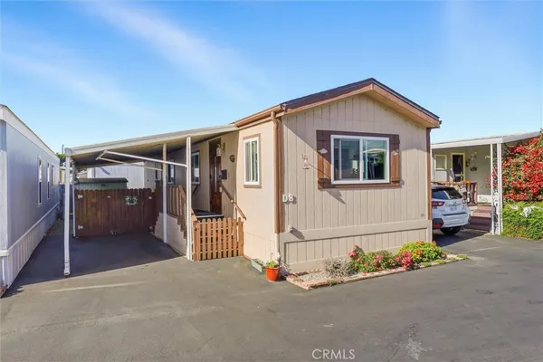 a view of a house with garage