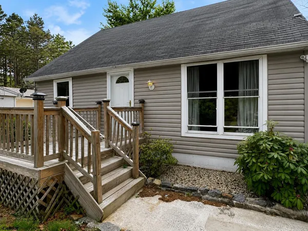 $329,900 | 221 Meyner Lane, Newtonville, NJ 08346