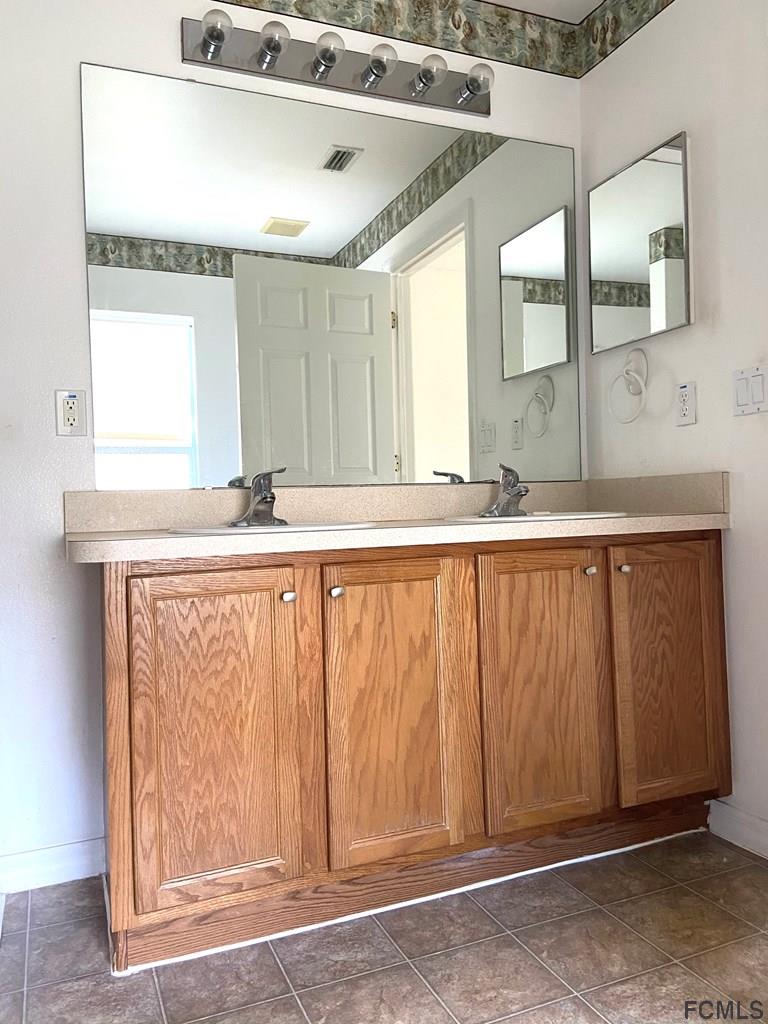 62 Rae Drive Palm Coast, FL 32164 - Photo 17 of 24 Master Bath