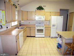 270 Privateer Road Manahawkin, NJ 08050 - Photo 4 of 11