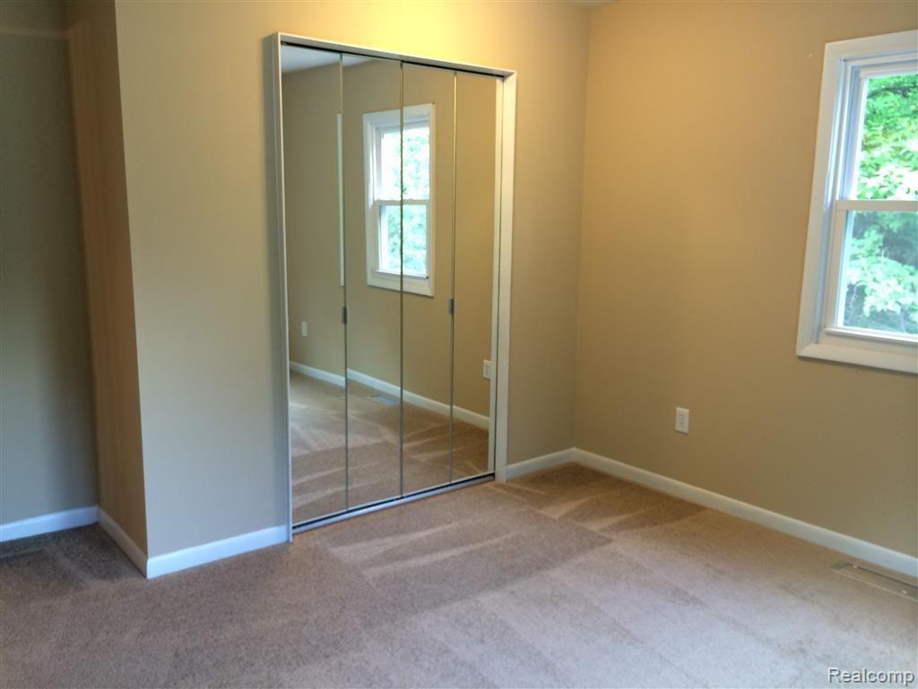 13045 White Lake Road Fenton, MI 48430 - Photo 12 of 30 Master bedroom