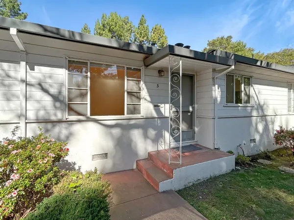 $2,495 | 1300 Hoover Street, Unit 3, Menlo Park, CA 94025