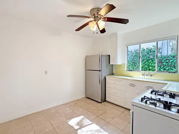 $2,495 | 1300 Hoover Street, Unit 3, Menlo Park, CA 94025