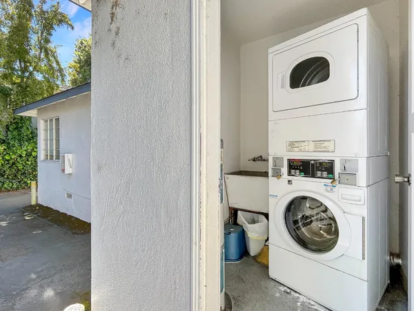 $2,495 | 1300 Hoover Street, Unit 3, Menlo Park, CA 94025