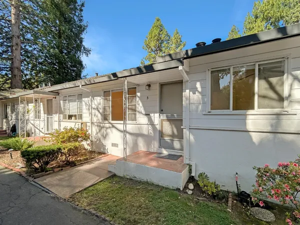 $2,495 | 1300 Hoover Street, Unit 3, Menlo Park, CA 94025