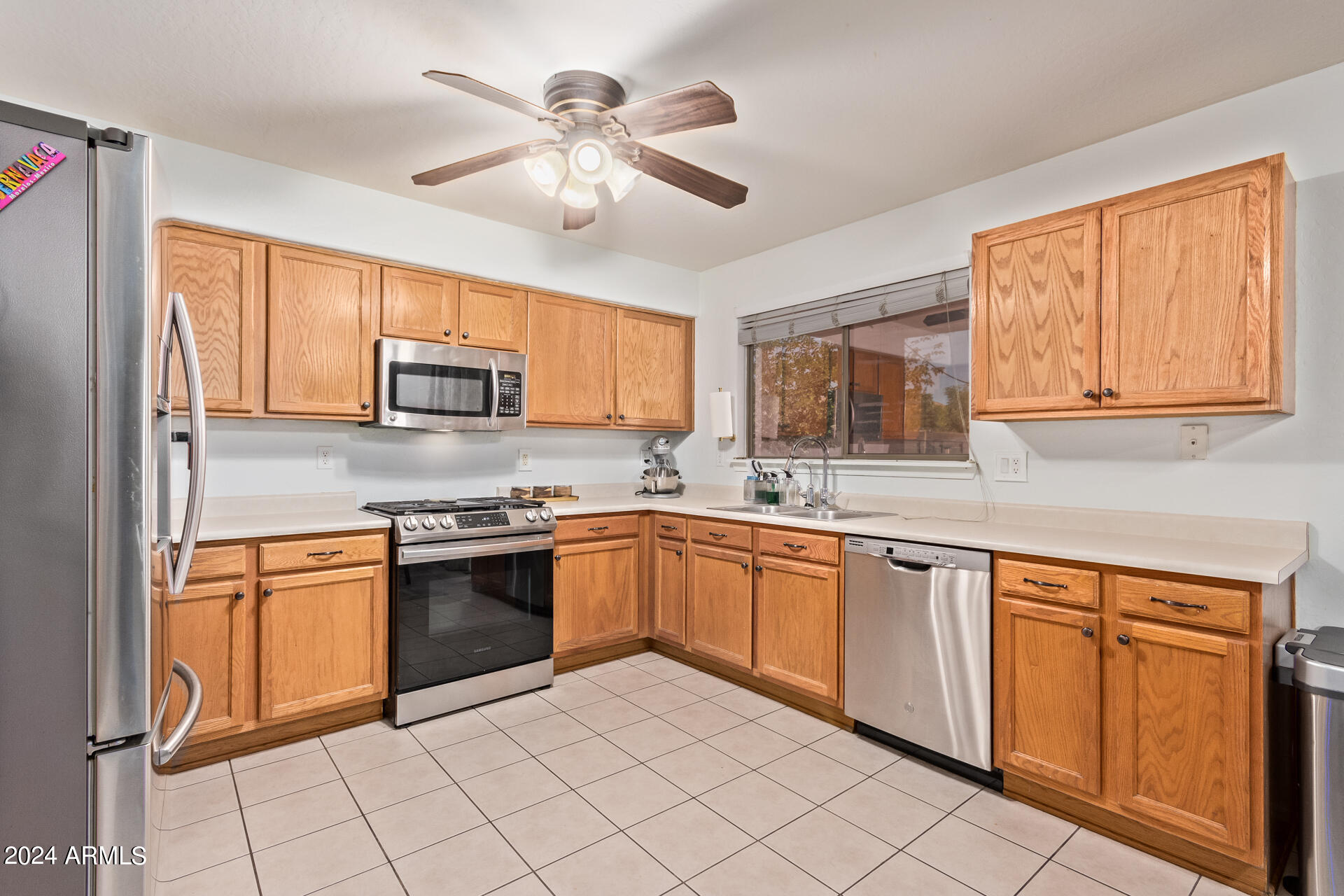 11242 West Almeria Road Avondale, AZ 85392 - Photo 9 of 24 0012-12 - Almeria 11242