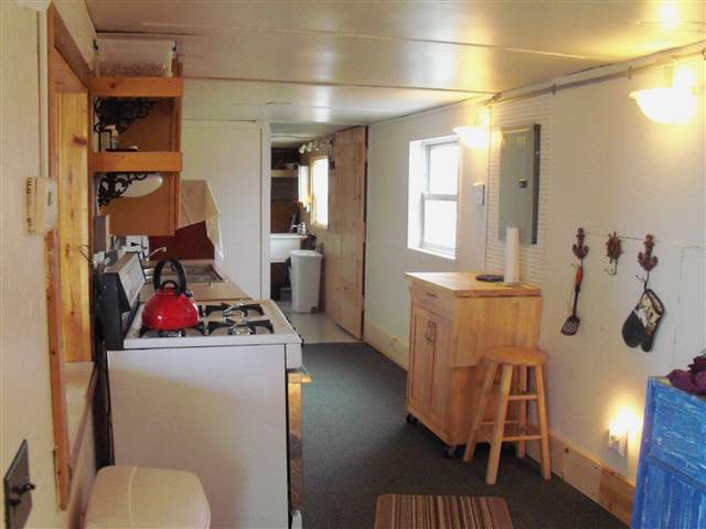 5456 Lakeshore Road Deckerville, MI 48427 - Photo 4 of 19 31081776-3.JPG