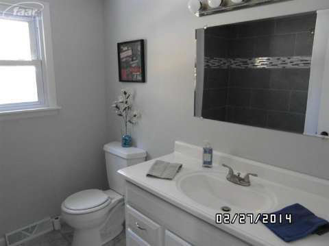 7138 North Seymour Road Flushing, MI 48433 - Photo 13 of 19 20393714-12.JPG