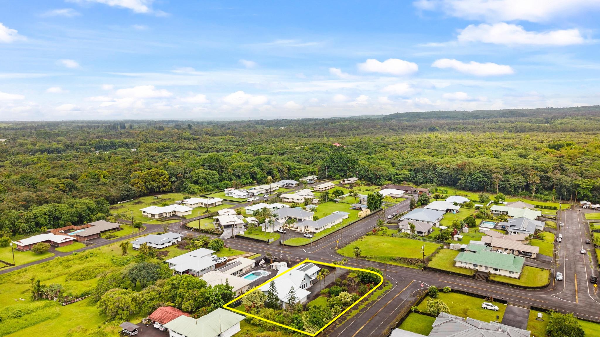 234 Kipa Street Hilo, HI 96720 - Photo 7 of 30 a view of a city