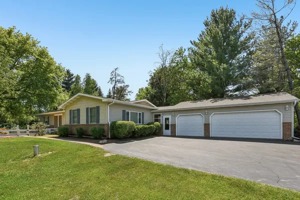 $475,000 | 6511 Sands Road, Crystal Lake, IL 60014
