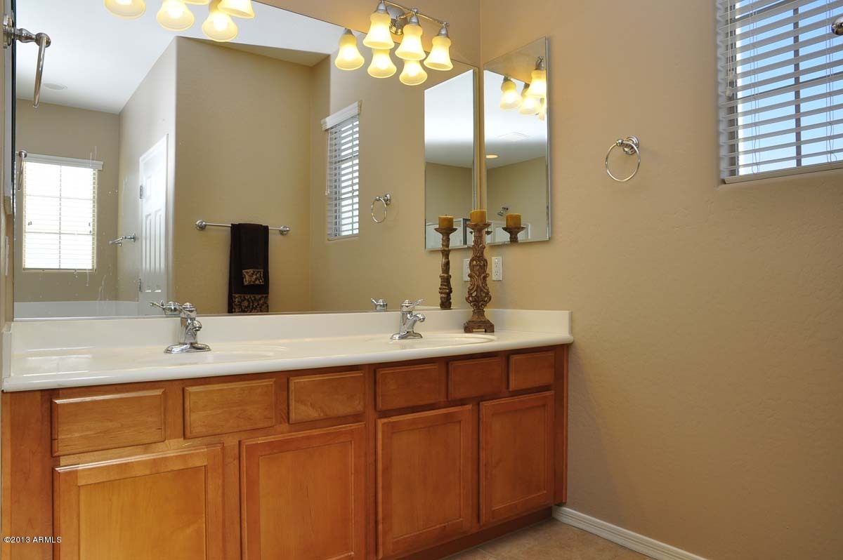 20798 West Ridge Road Buckeye, AZ 85396 - Photo 29 of 47 Master Bath