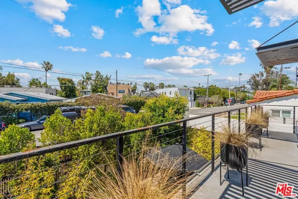 $18,000 | 656 California Avenue, Venice, CA 90291
