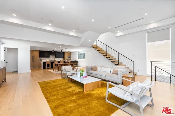 $18,000 | 656 California Avenue, Venice, CA 90291