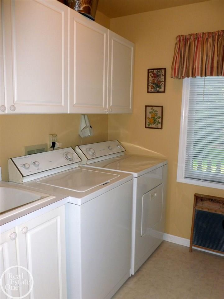 1901 Grayslake Drive Rochester Hills, MI 48306 - Photo 23 of 45