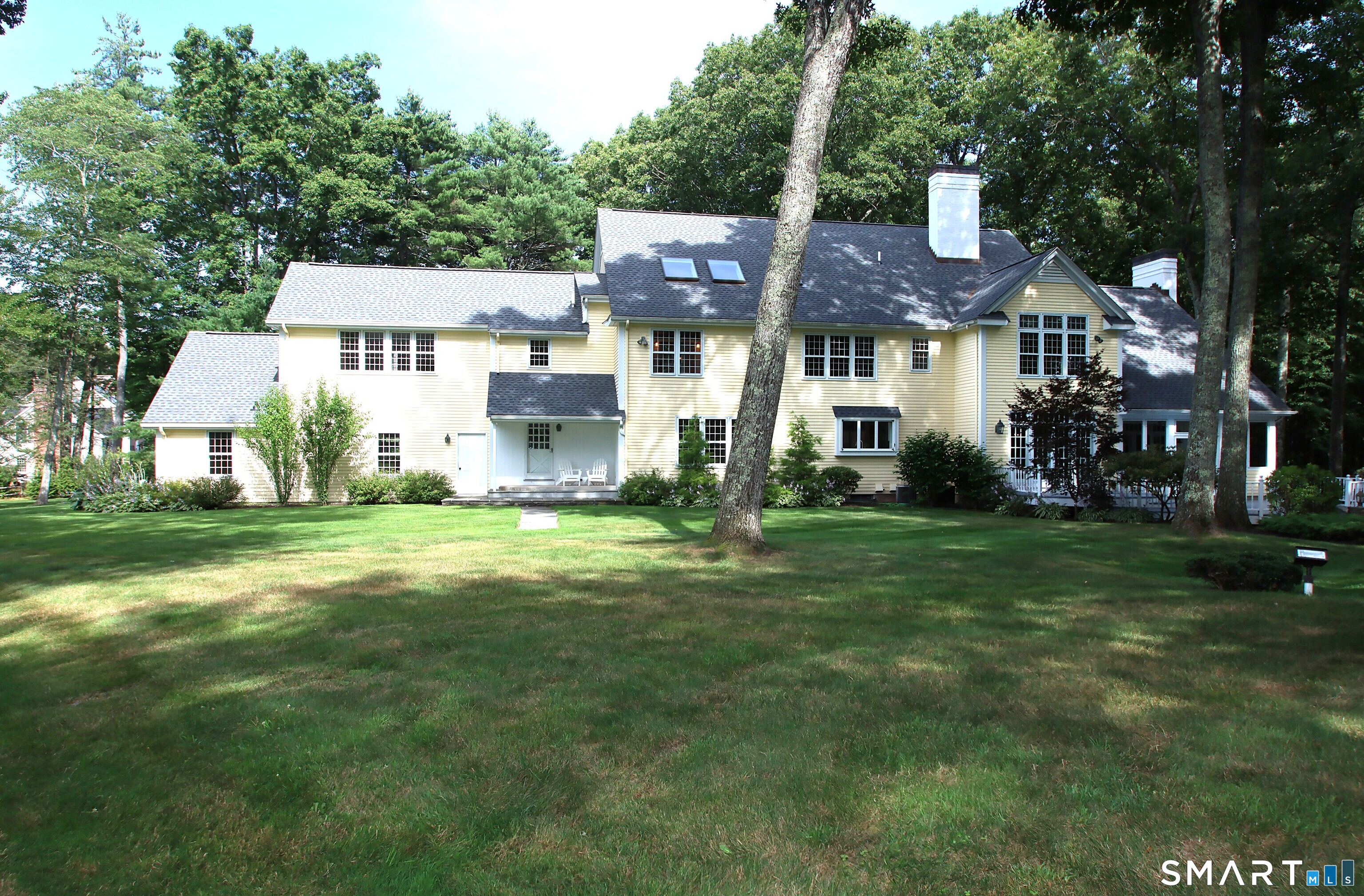 45 Longview Road Avon, CT 06001 - Photo 3 of 40 Gallery Image 3