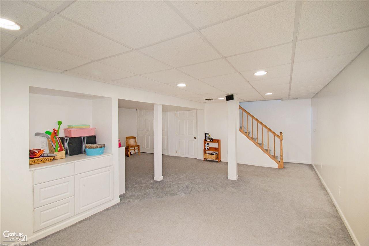 32306 Woody Road Fraser, MI 48026 - Photo 25 of 37 31392150-24.JPG