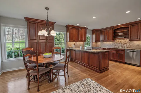 $1,650,000 | 19 Hull Place, Ridgefield, CT 06877