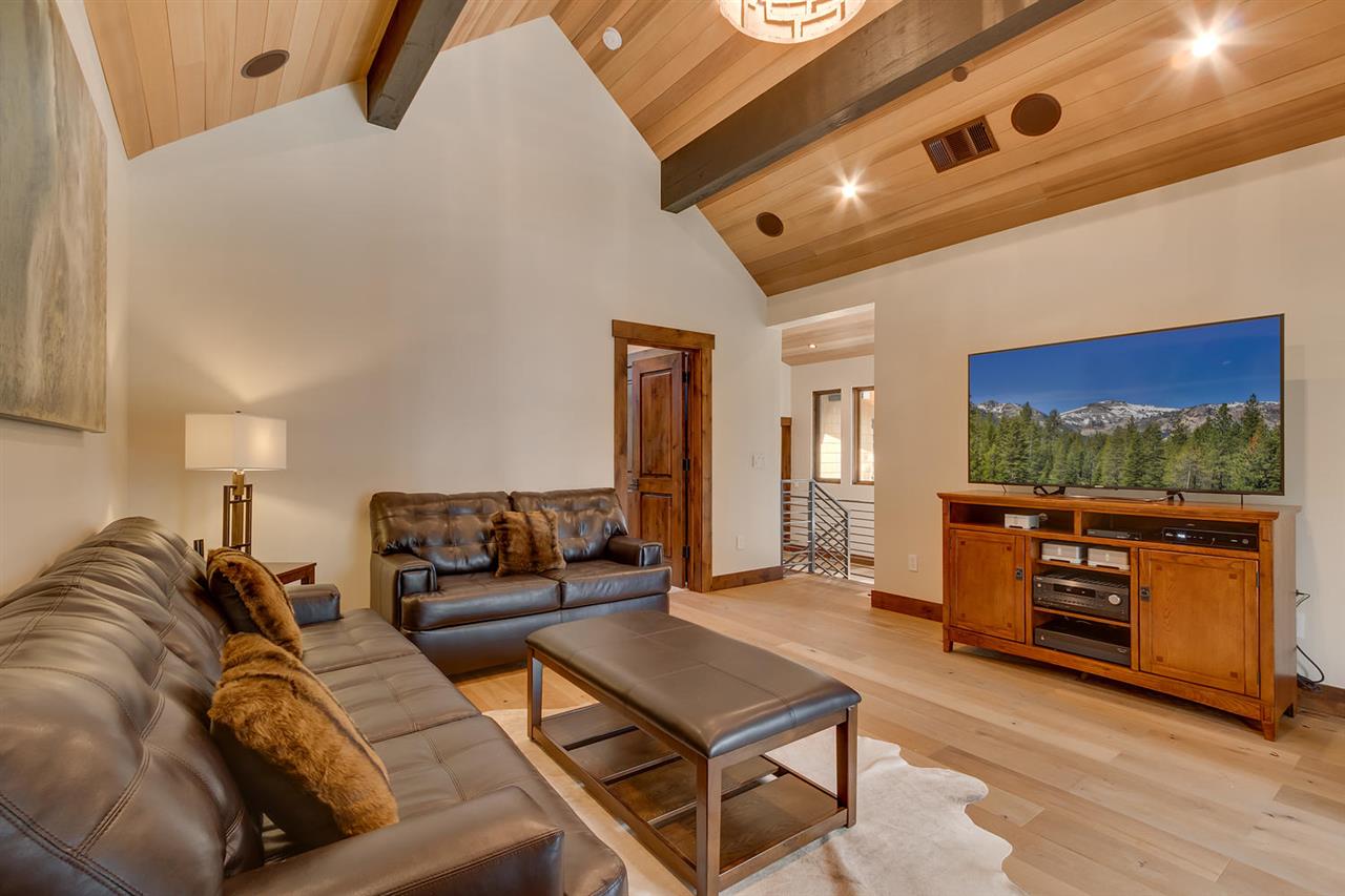 11239 Henness Road Truckee, CA 96161 - Photo 7 of 14