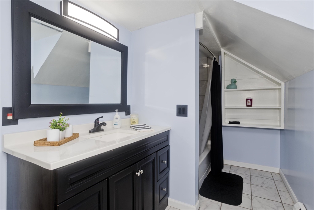 15 Monticello Avenue Springfield, MA 01109 - Photo 13 of 42
