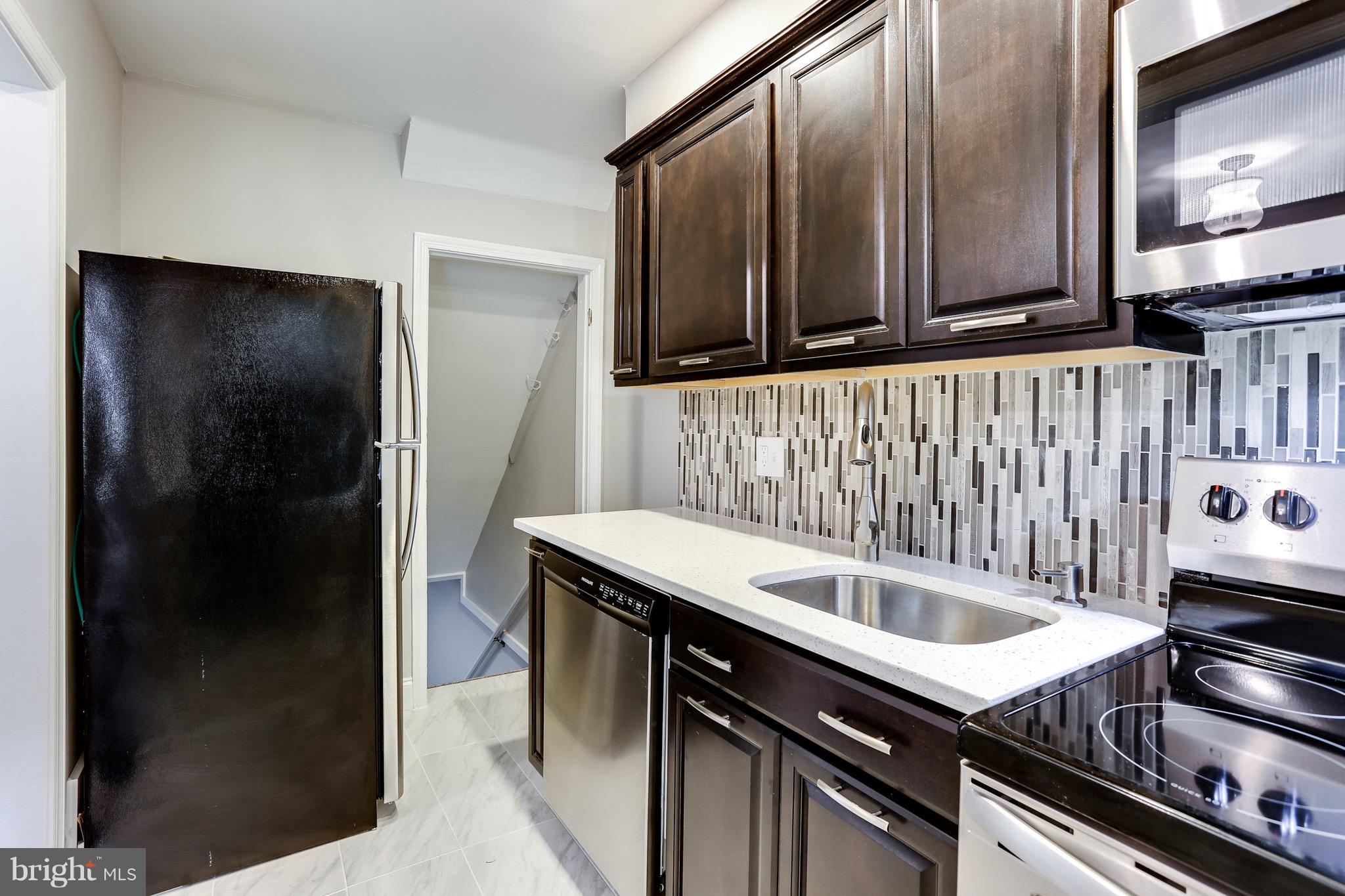 1059 Upnor Road Baltimore, MD 21212 - Photo 3 of 27 Kitchen