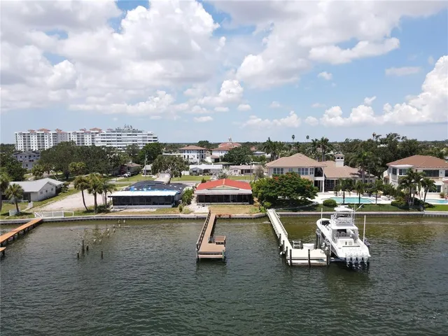 $1,799,900 | 3227 Bayshore Boulevard Northeast, St. Petersburg, FL 33703