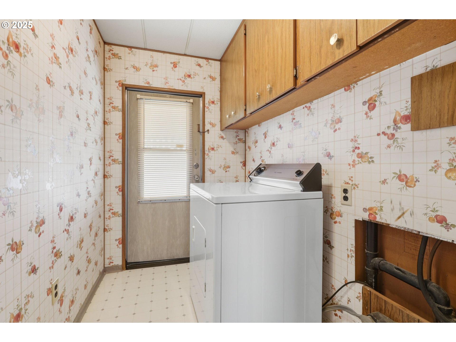 2902 East 2nd Street, Unit 67 Newberg, OR 97132 - Photo 22 of 38 a utility room with dryer and washer